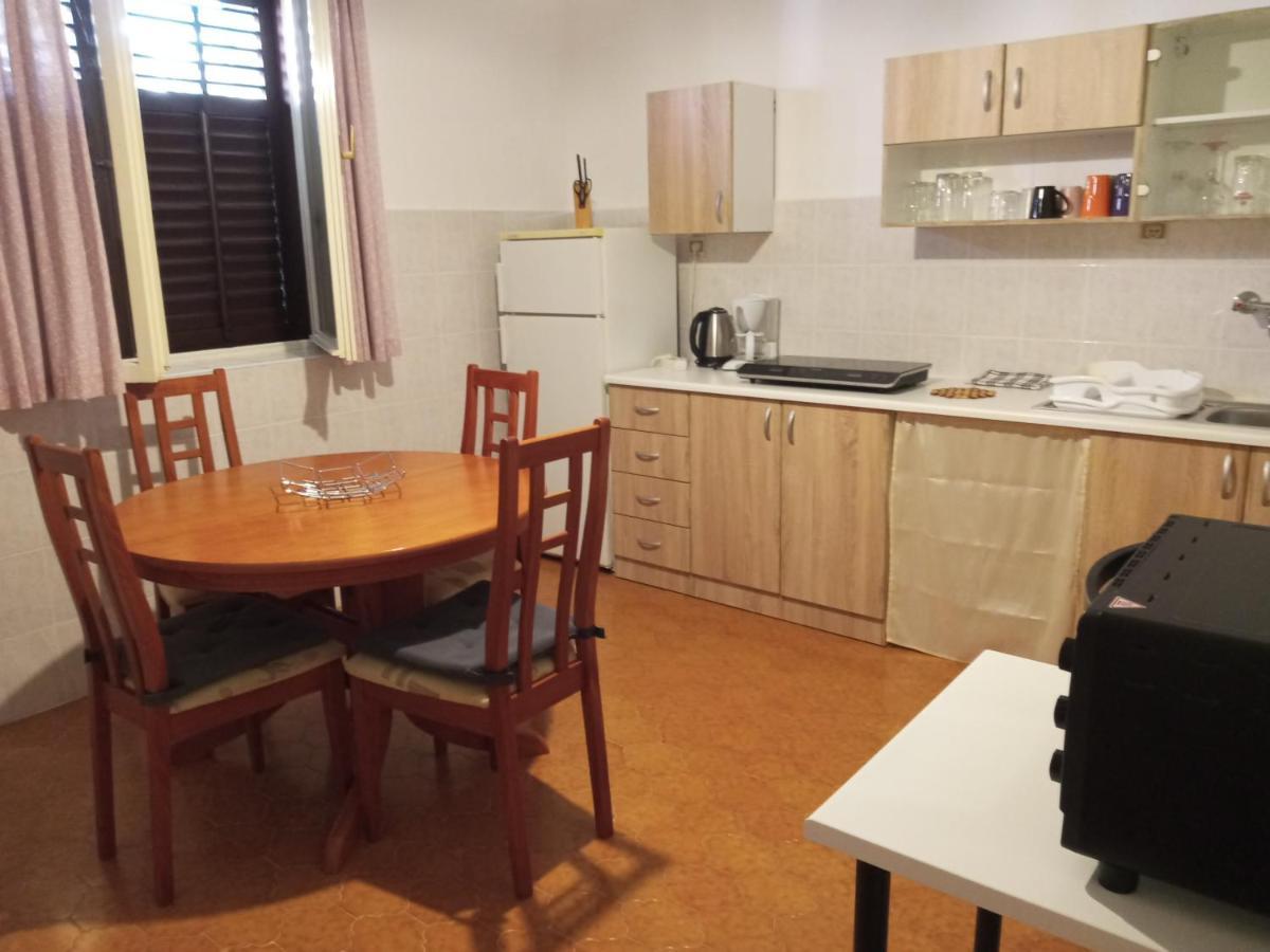 Apartman Sole Leilighet Karigador Eksteriør bilde